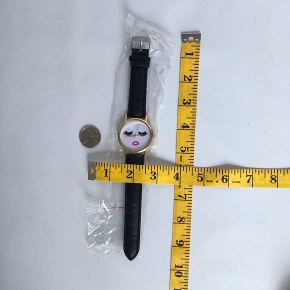 Eyelash & Lips Whimsical Watch - Picture 7 of 7